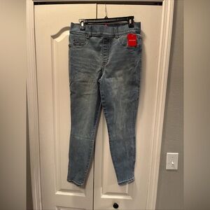 Spanx ladies pull on skinny jeans size large